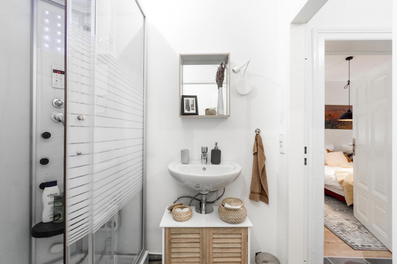 Beautiful 3 Room apartment in Kreuzberg Berlin Exterior foto
